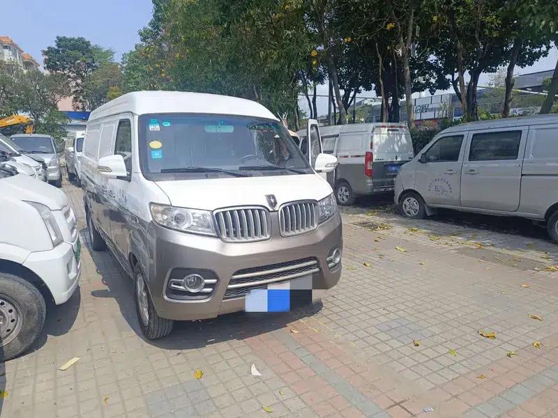 New Hiace X30L 2018 1.5L Wealth Edition DLCG14 — миниатюра 8