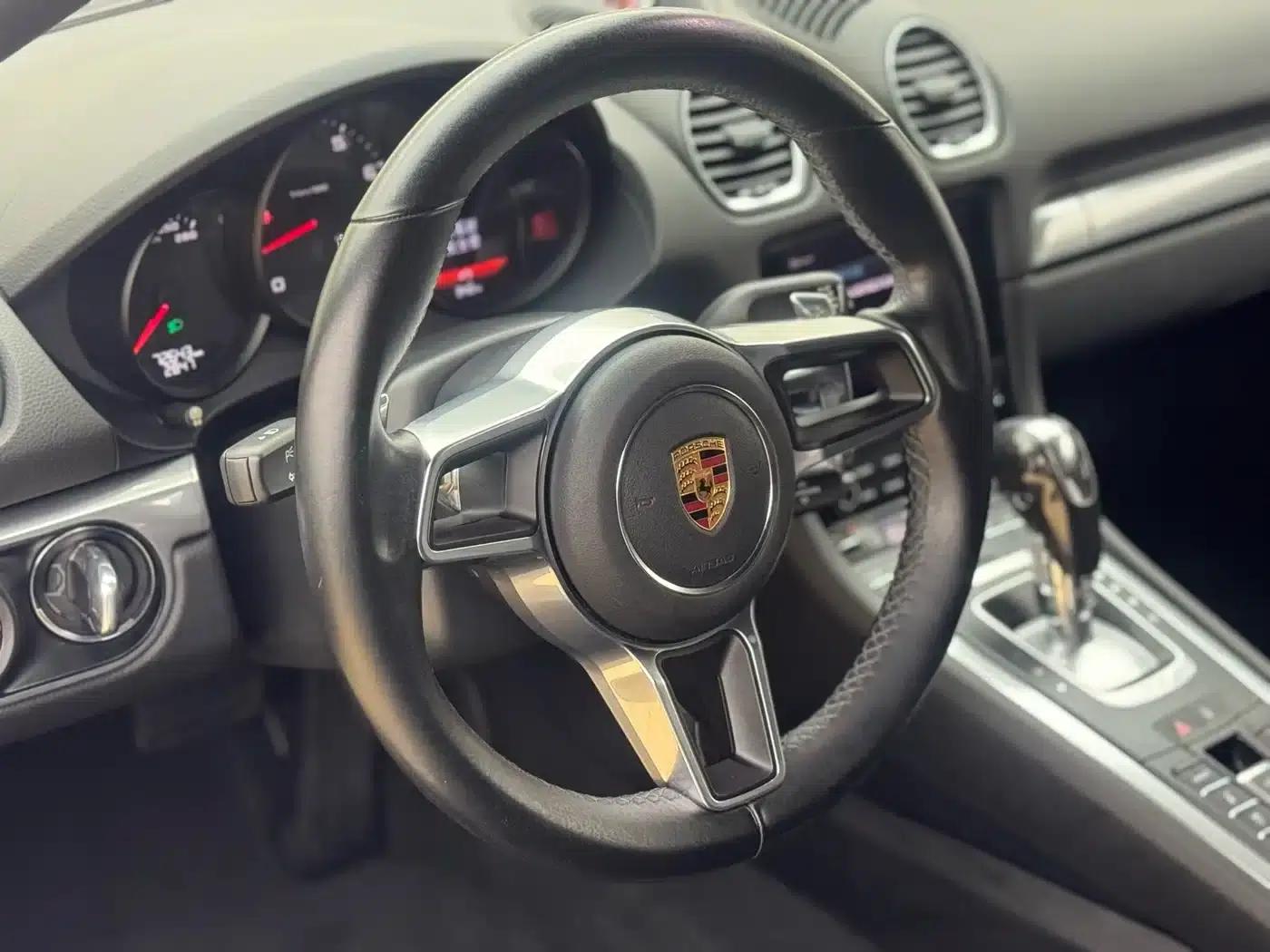 2016 Porsche 718 Boxster 2.0T — миниатюра 10