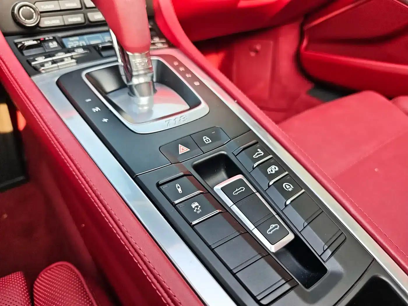 2022 Porsche 718 Boxster 2.0T — миниатюра 13