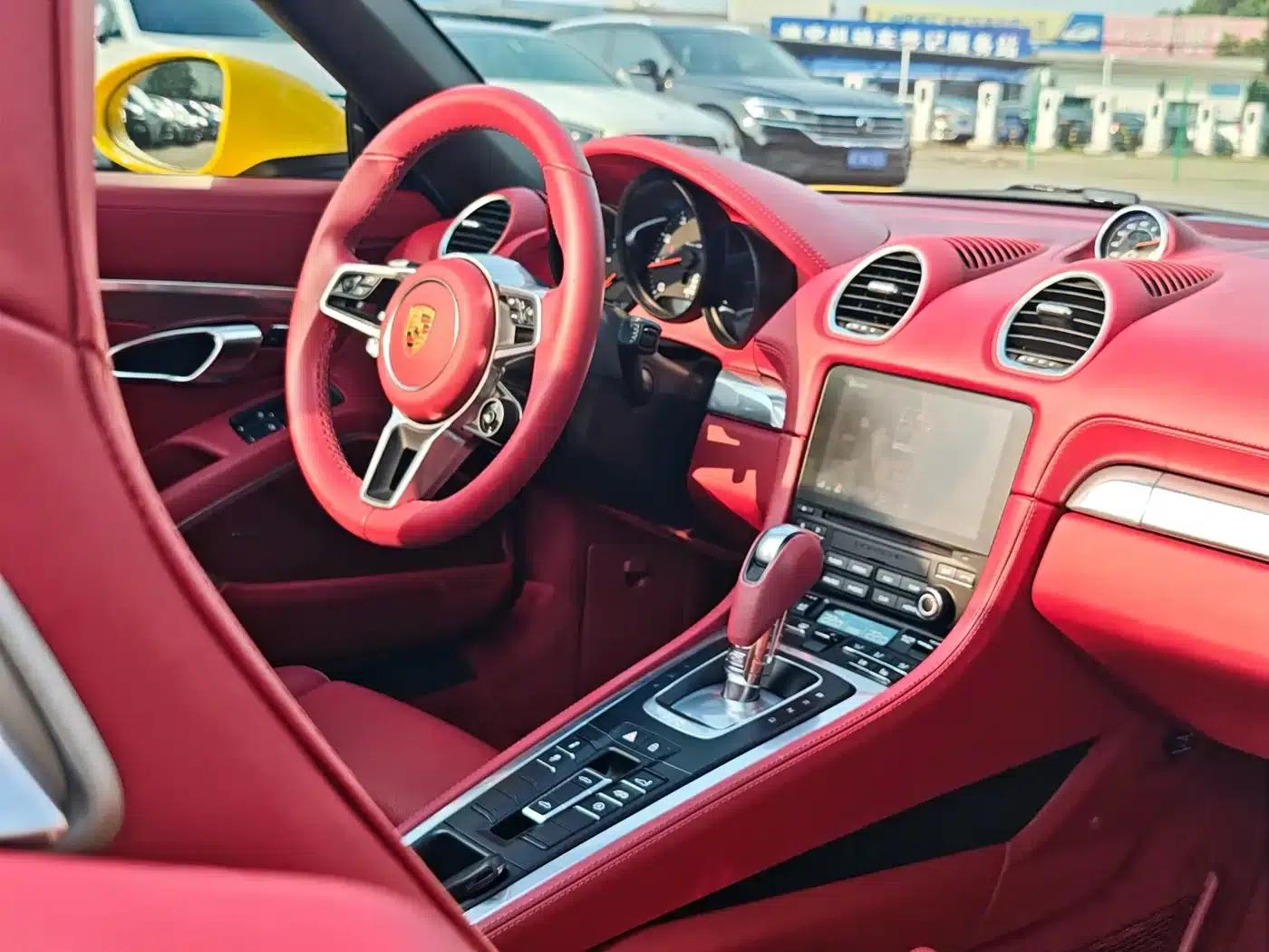 2022 Porsche 718 Boxster 2.0T — миниатюра 14