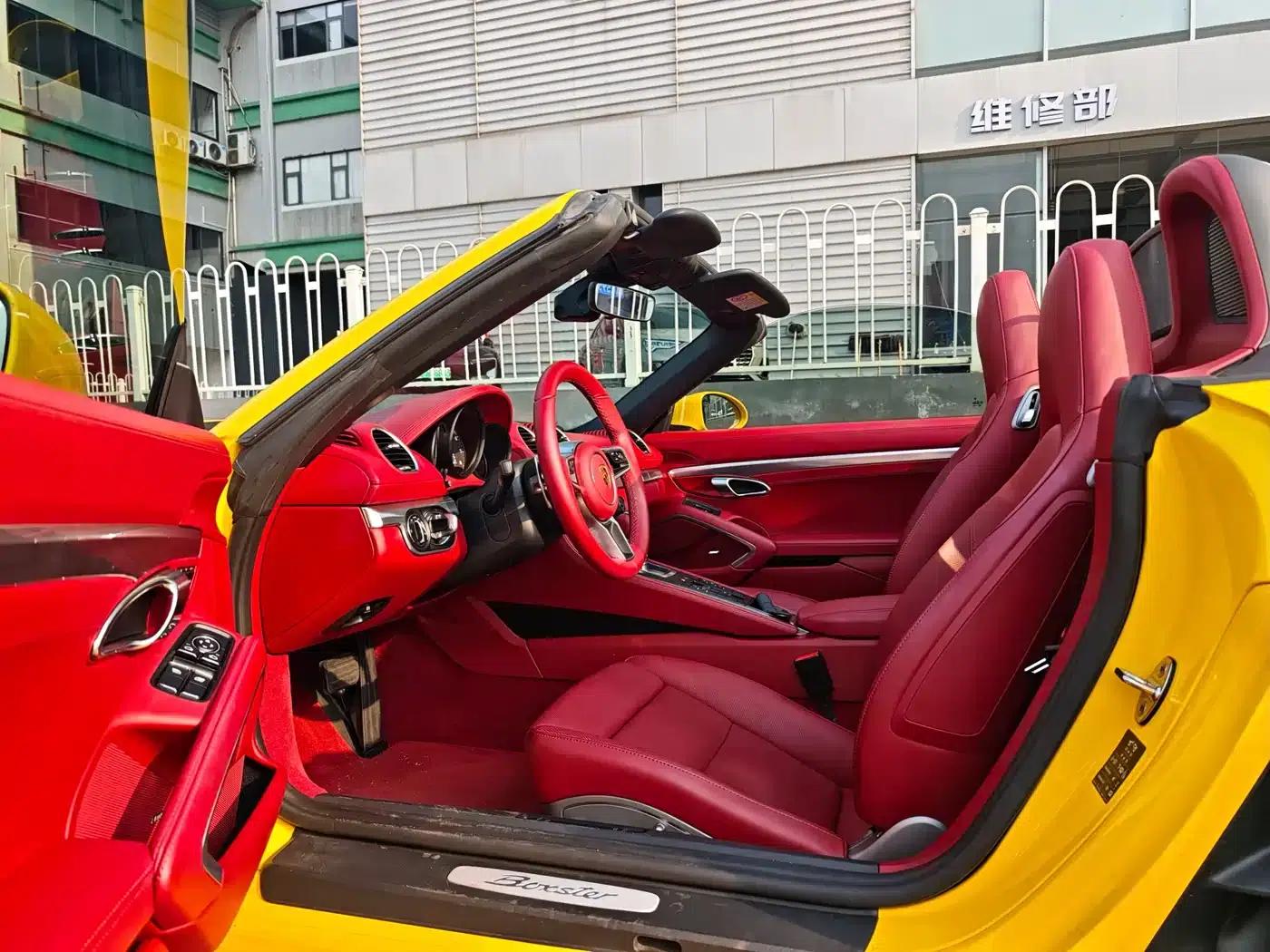2022 Porsche 718 Boxster 2.0T — миниатюра 7