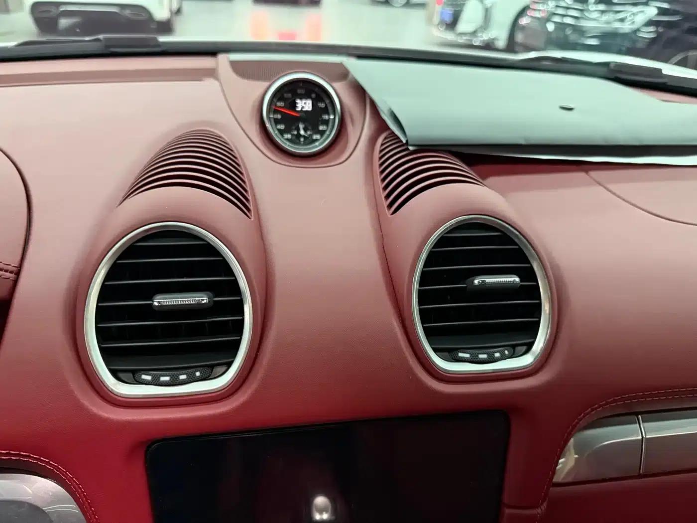 2020 Porsche 718 Boxster 2.0T — миниатюра 5