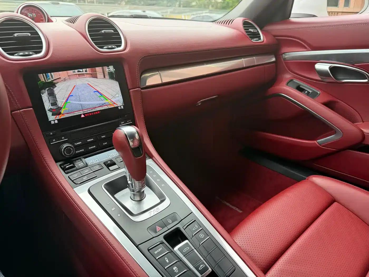 2016 Porsche 718 Boxster 2.0T — миниатюра 11