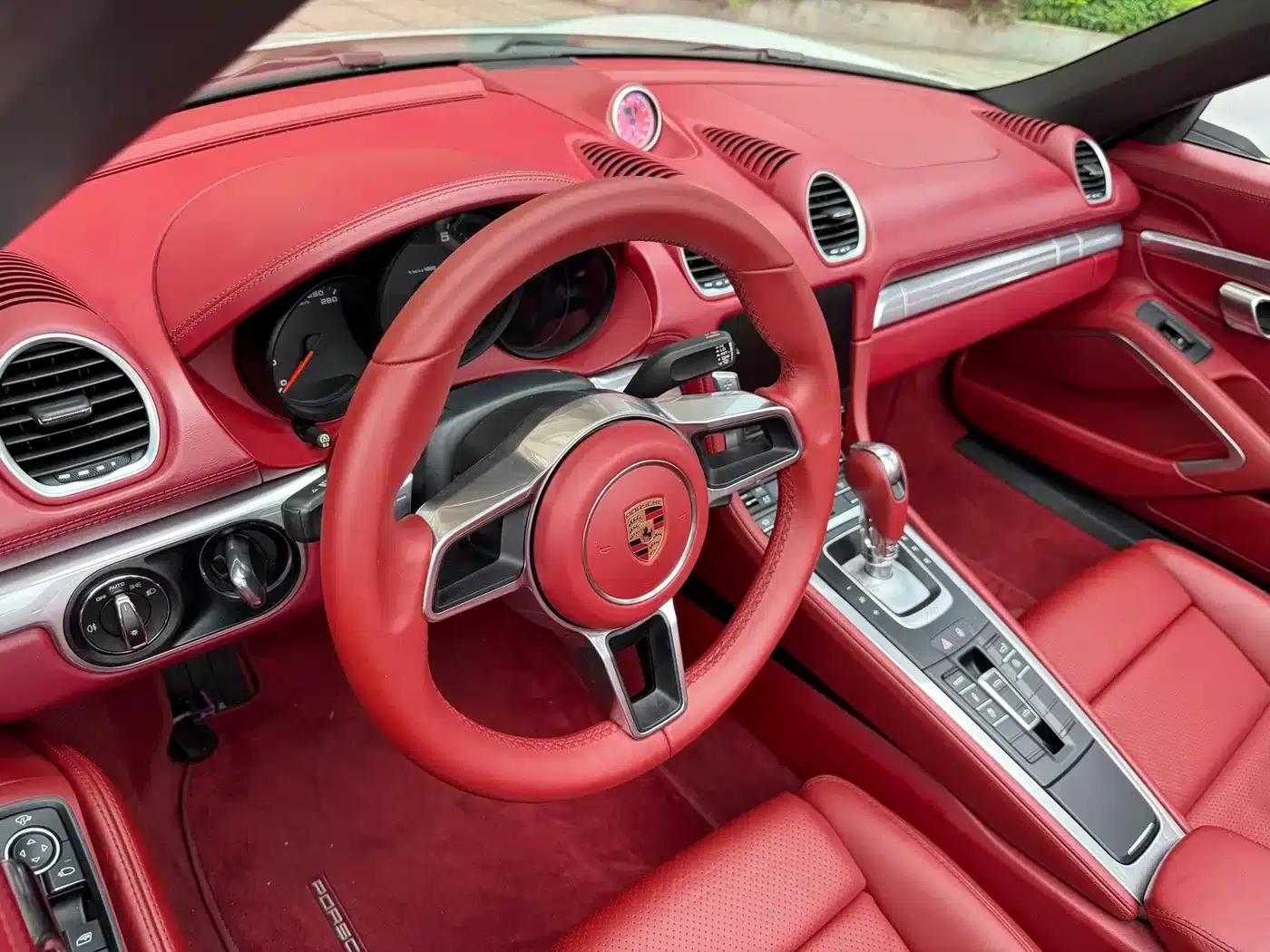 2016 Porsche 718 Boxster 2.0T — миниатюра 13