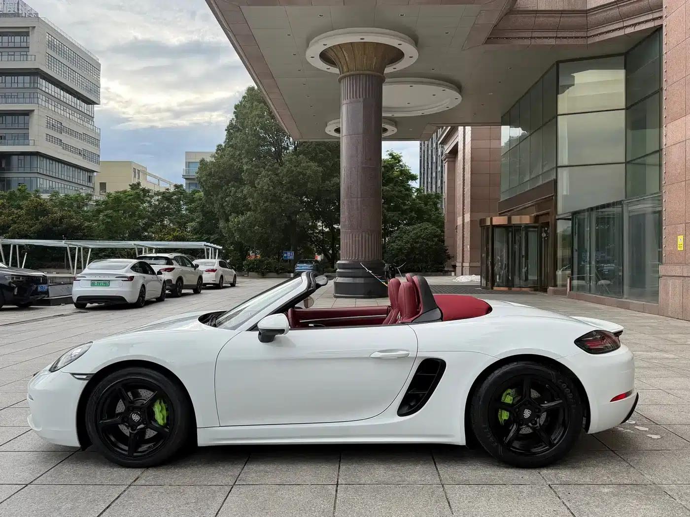 2016 Porsche 718 Boxster 2.0T — миниатюра 16