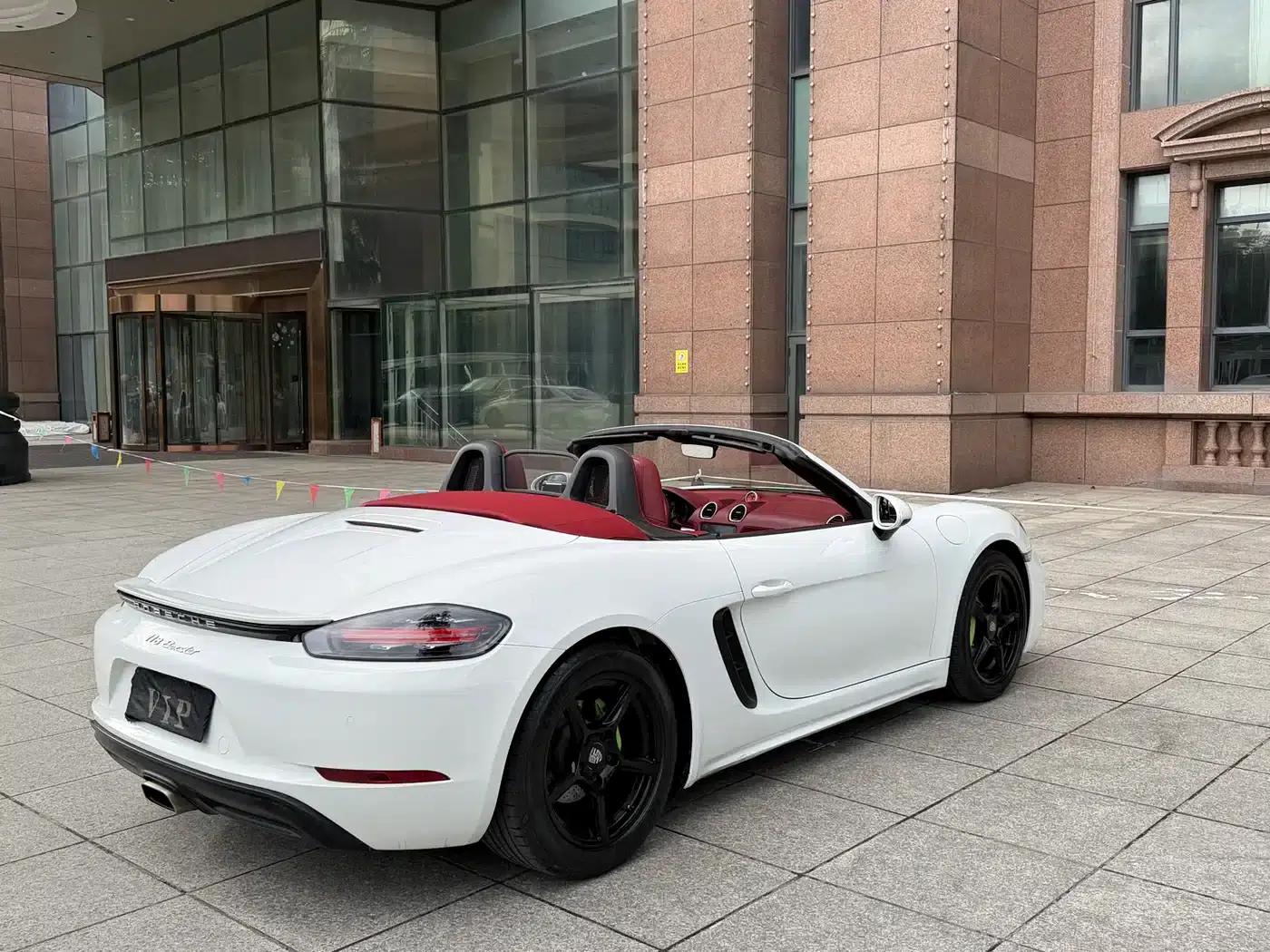 2016 Porsche 718 Boxster 2.0T — миниатюра 17