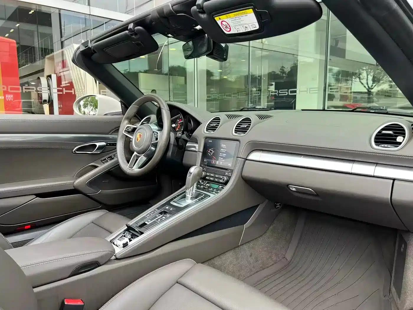 2022 Porsche 718 Boxster 2.0T — миниатюра 8