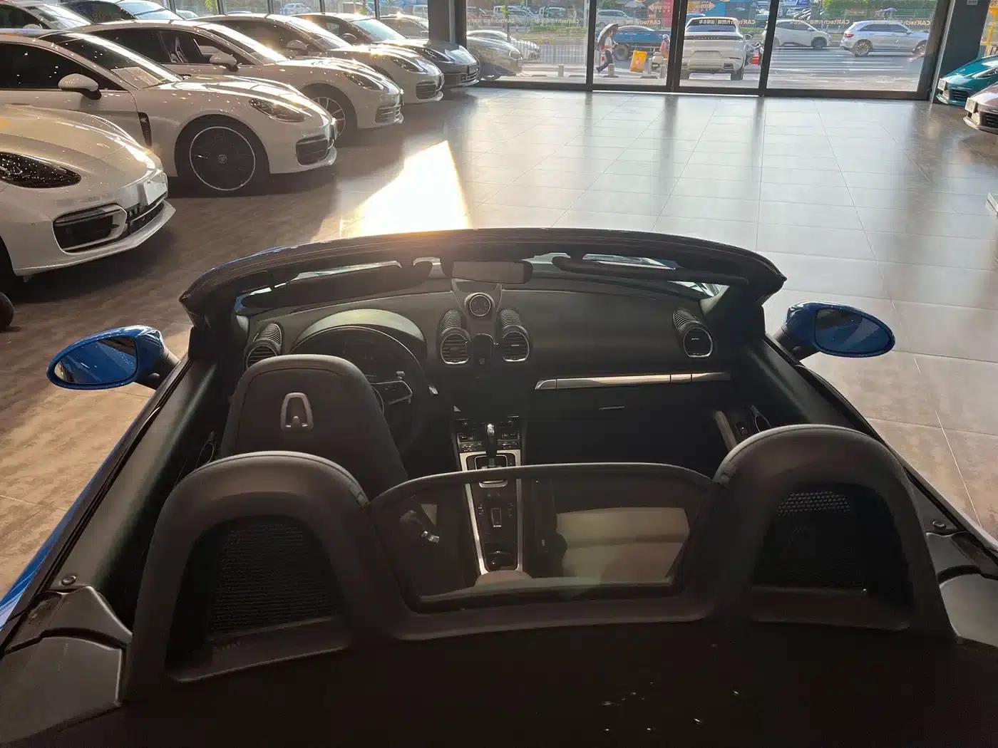 2022 Porsche 718 Boxster 2.0T — миниатюра 3