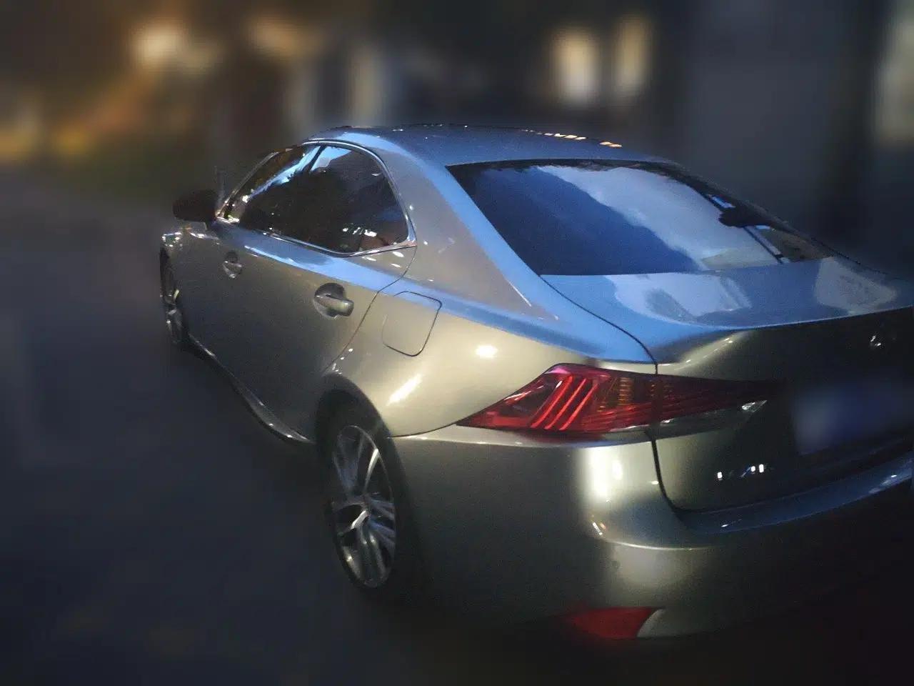 Lexus IS 2017 300 F SPORT Edition — миниатюра 4