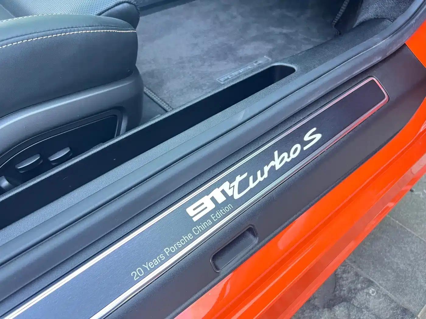 Porsche 911 2021 Turbo S 3.7T Porsche China 20th Anniversary Edition — миниатюра 14