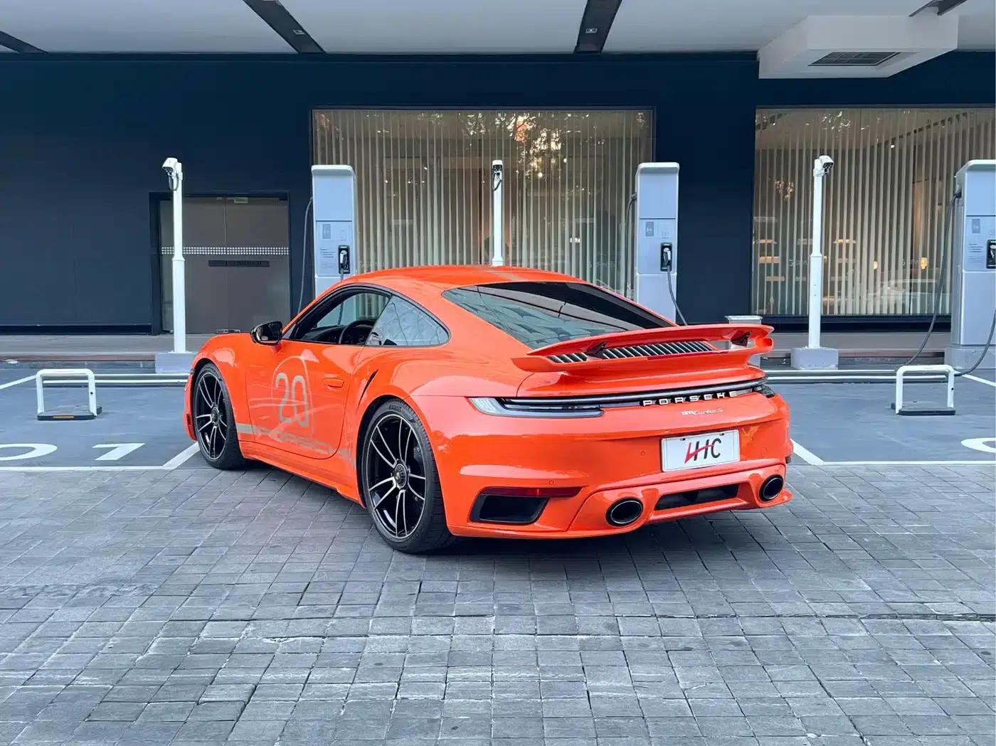 Porsche 911 2021 Turbo S 3.7T Porsche China 20th Anniversary Edition — миниатюра 4