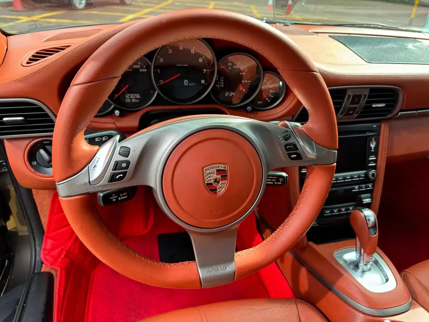 2010 Porsche 911 Carrera 3.6L — миниатюра 13