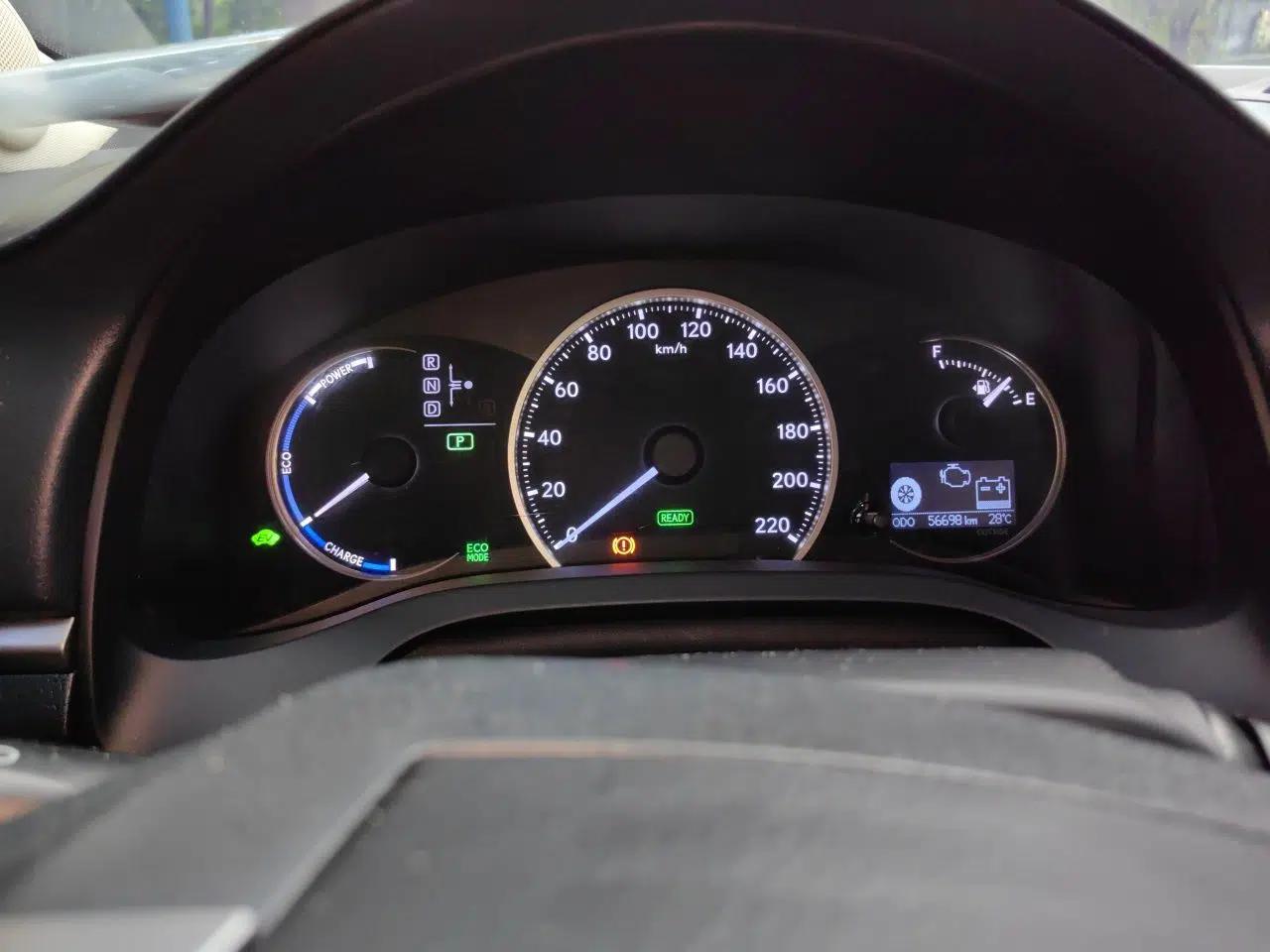 Lexus CT 2014 CT200h Comfort Edition Two-Tone — миниатюра 11