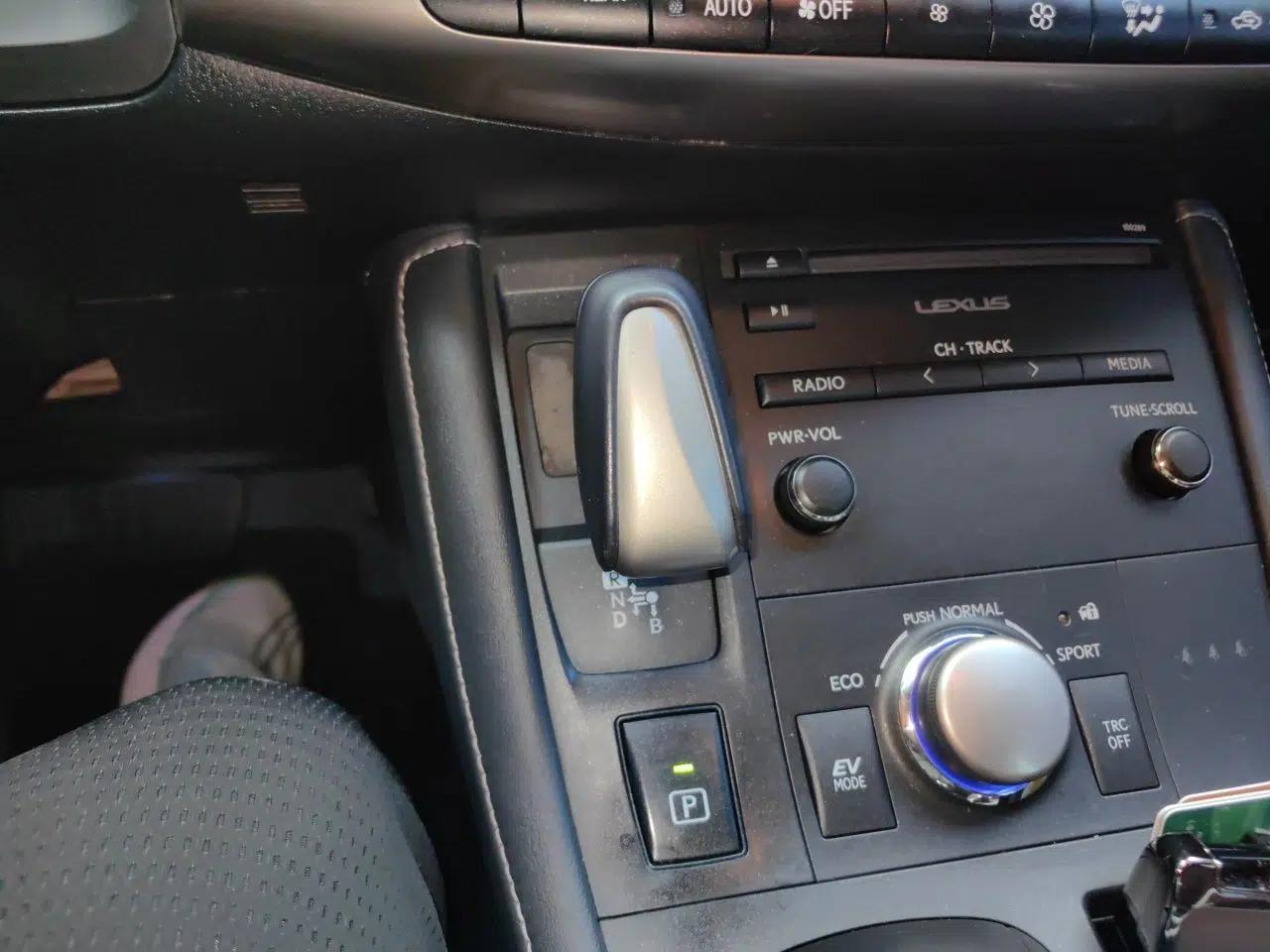 Lexus CT 2014 CT200h Comfort Edition Two-Tone — миниатюра 14