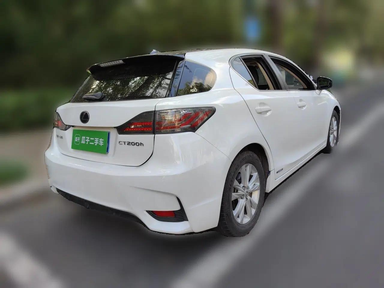 Lexus CT 2014 CT200h Comfort Edition Two-Tone — миниатюра 6