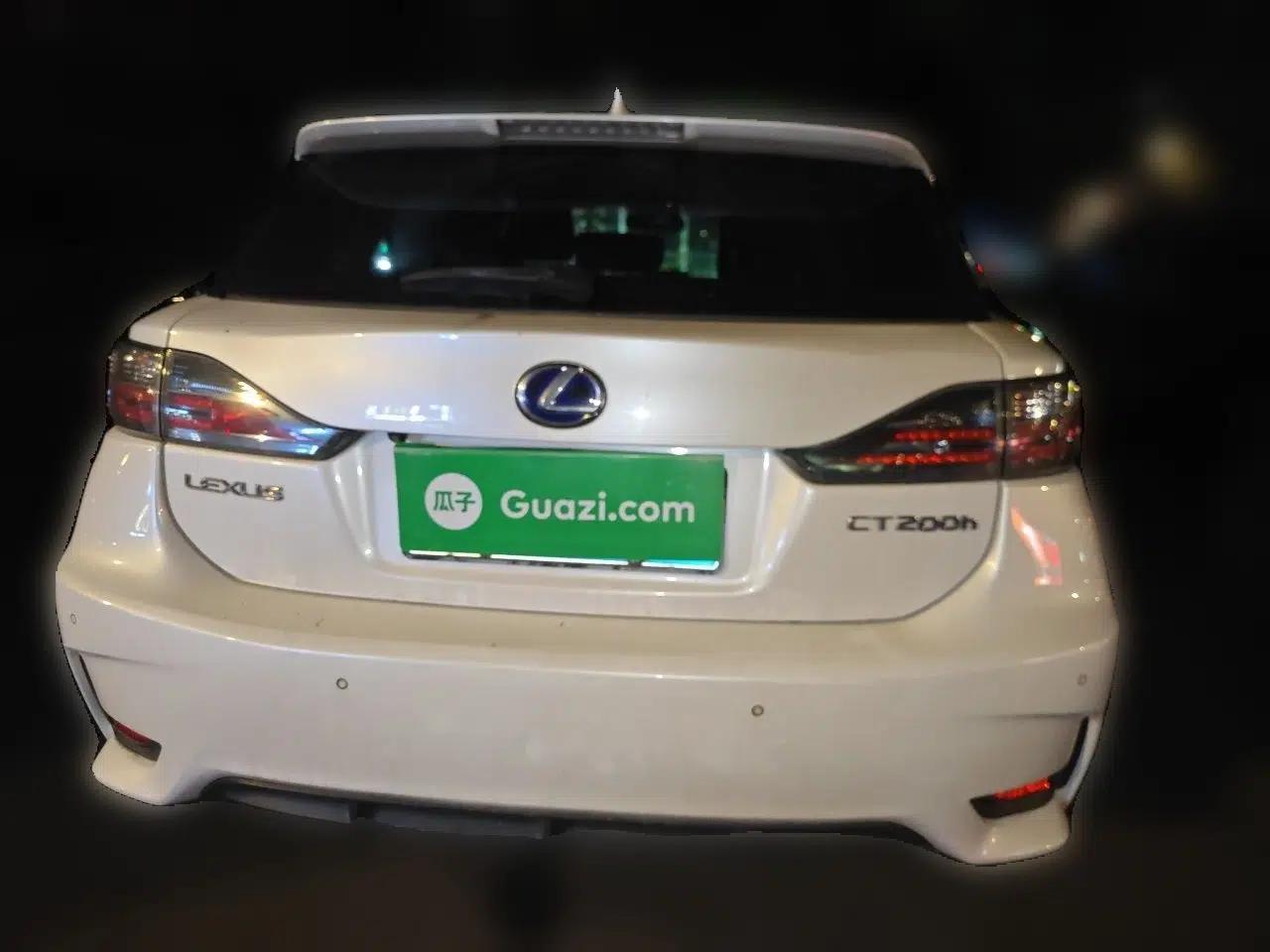 Lexus CT 2014 CT200h Comfort Edition Two-Tone — миниатюра 5