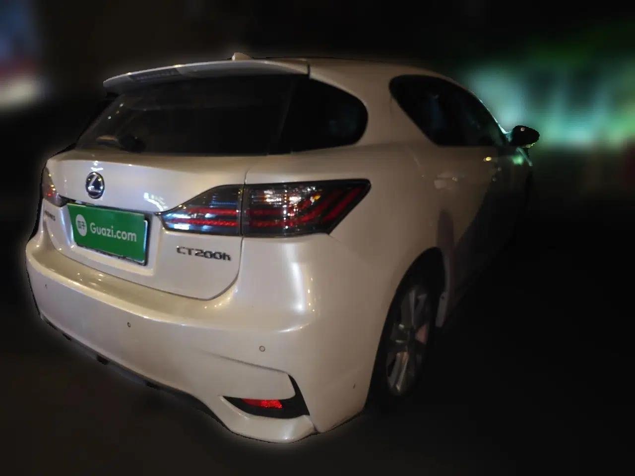 Lexus CT 2014 CT200h Comfort Edition Two-Tone — миниатюра 6