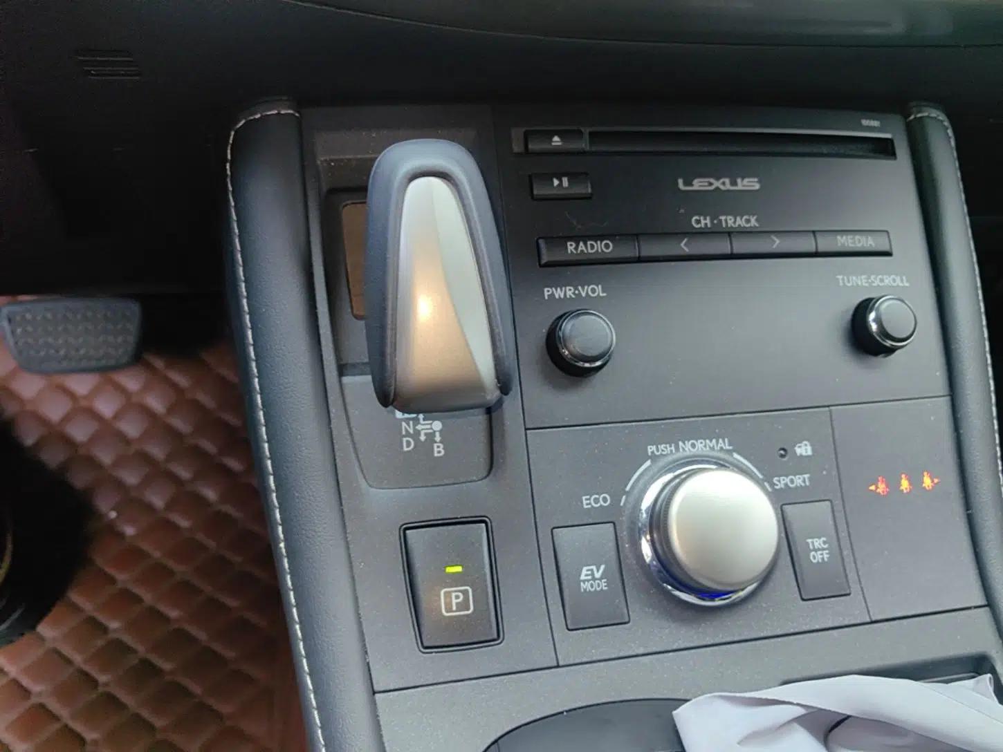 Lexus CT 2020 CT200h Comfort Edition Monochrome — миниатюра 14