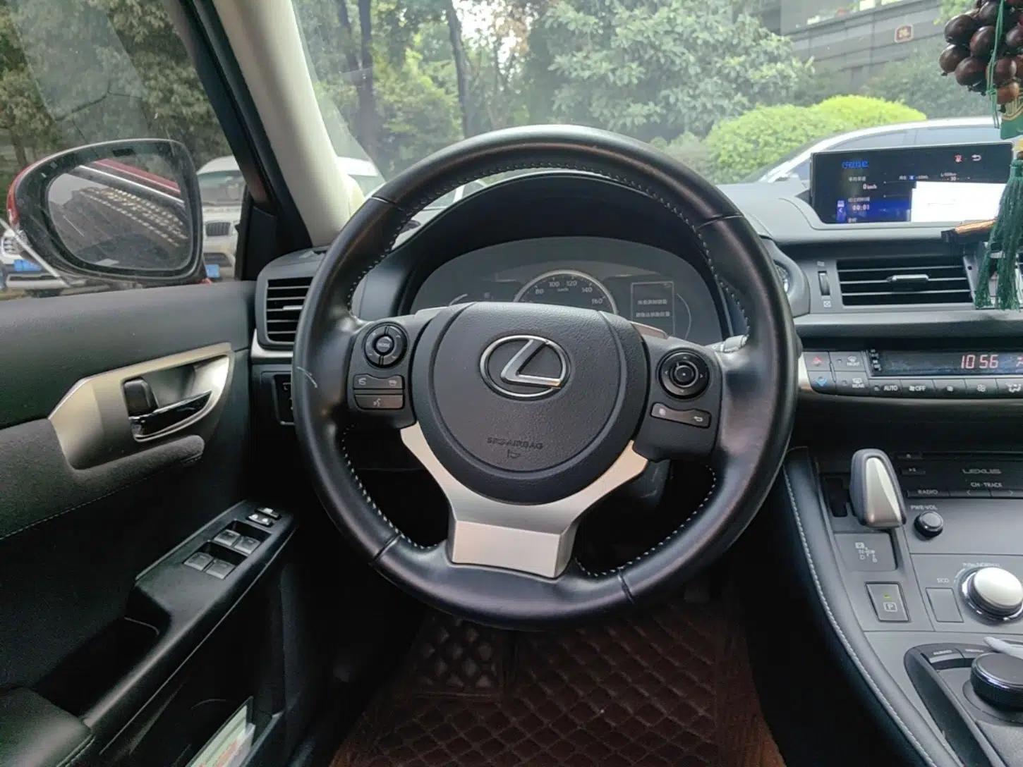 Lexus CT 2020 CT200h Comfort Edition Monochrome — миниатюра 10