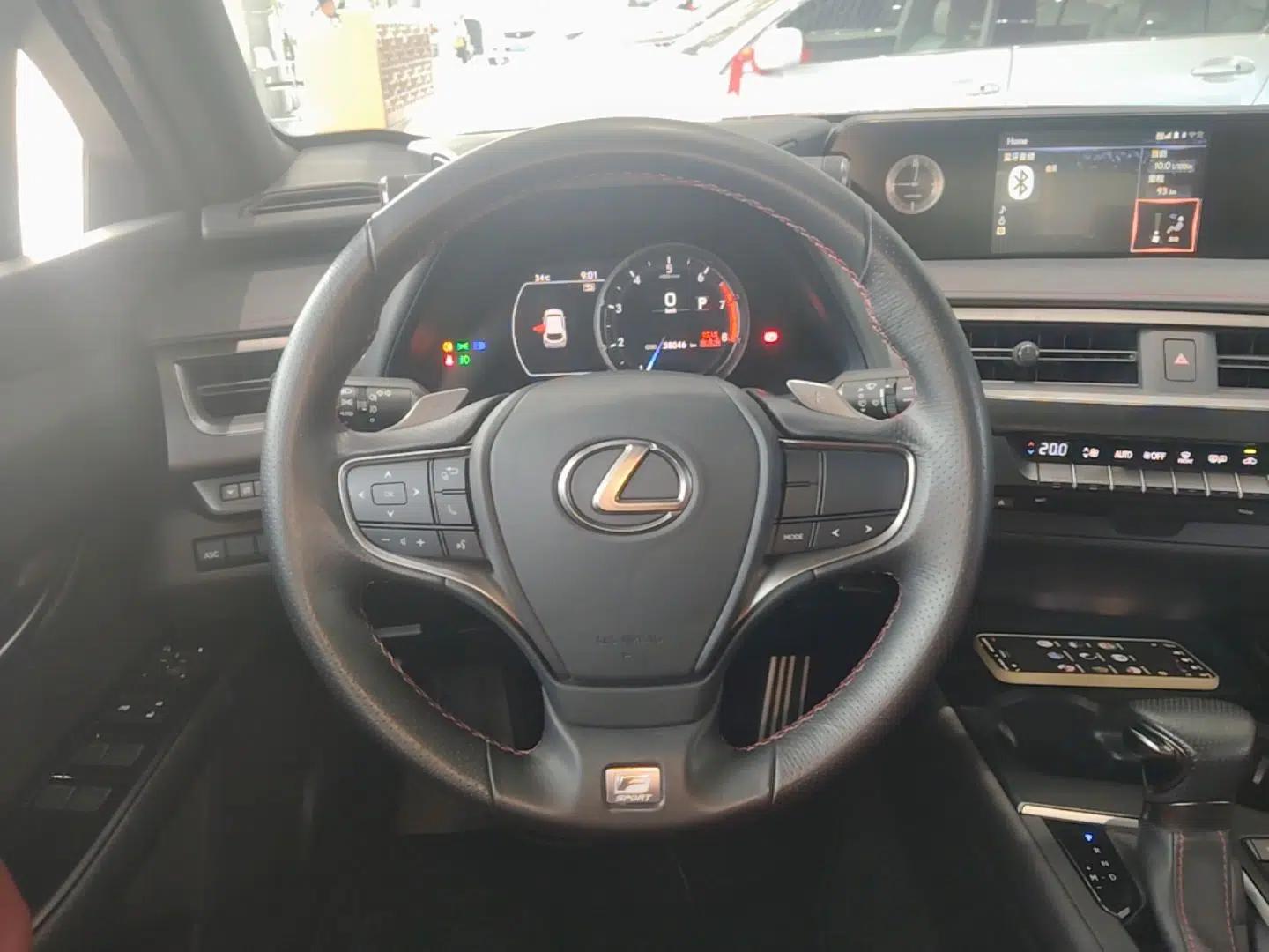 Lexus UX 2020 200 F SPORT Version — миниатюра 18