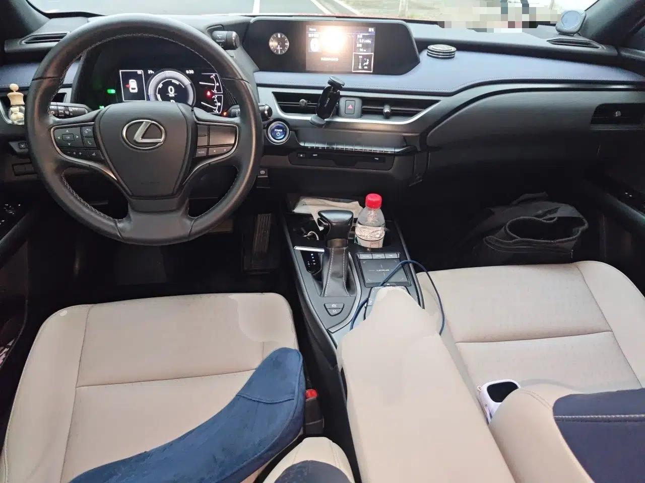 Lexus UX 2020 260h Explore-Cool Edition — миниатюра 9