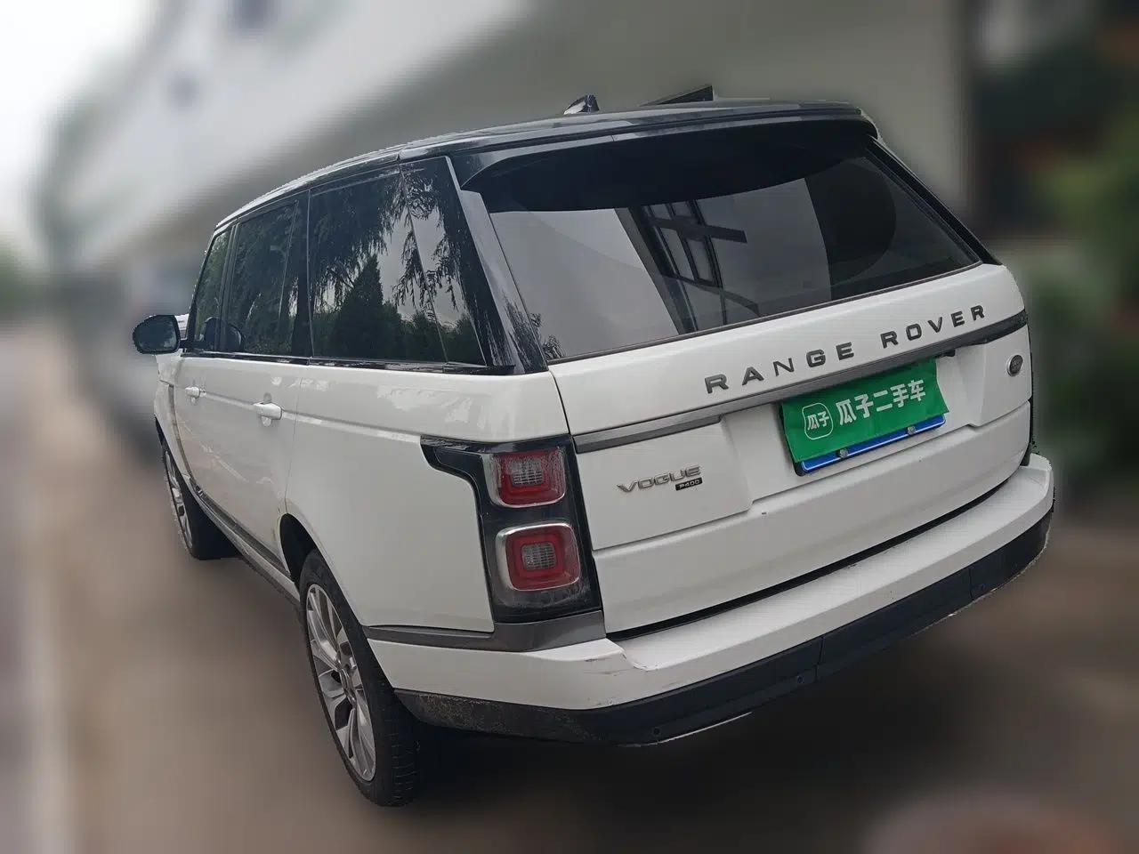 Land Rover Range 2021 3.0 L6 Century Extended Classic Edition — миниатюра 4