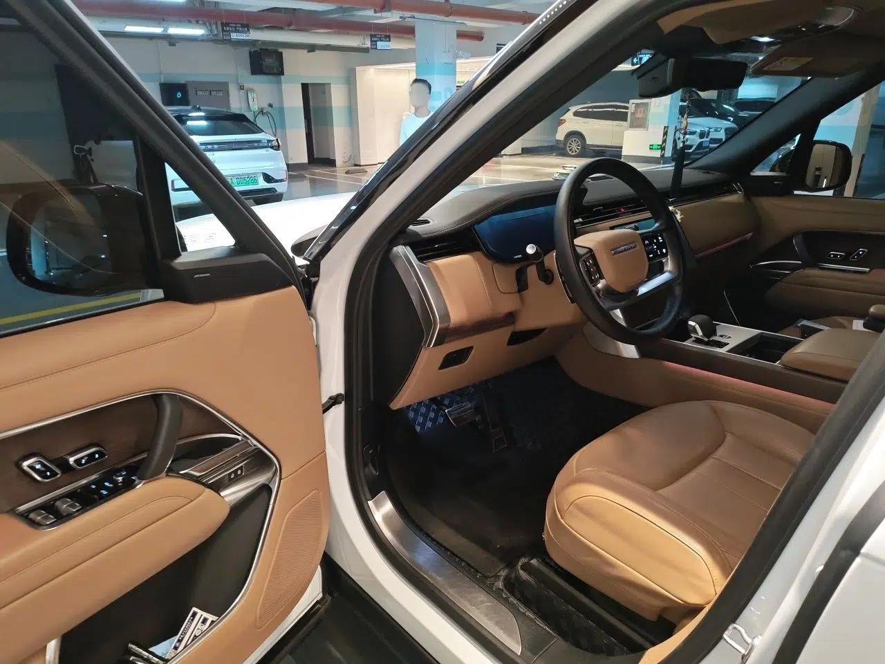 Land Rover Range 2024 3.0 L6 400 PS Extended Luxury Edition — миниатюра 16