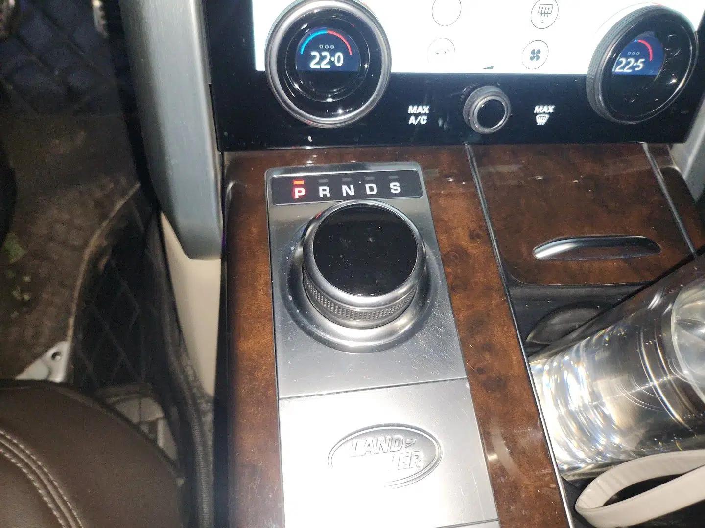 Land Rover Range 2022 3.0 L6 400 PS Classic Extended Version — миниатюра 14