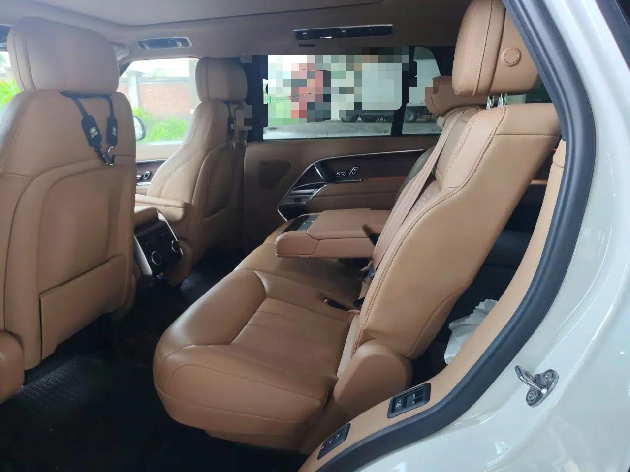 Land Rover Range 2024 3.0 L6 400 PS Prestige Extended Version 7-Seater — миниатюра 17