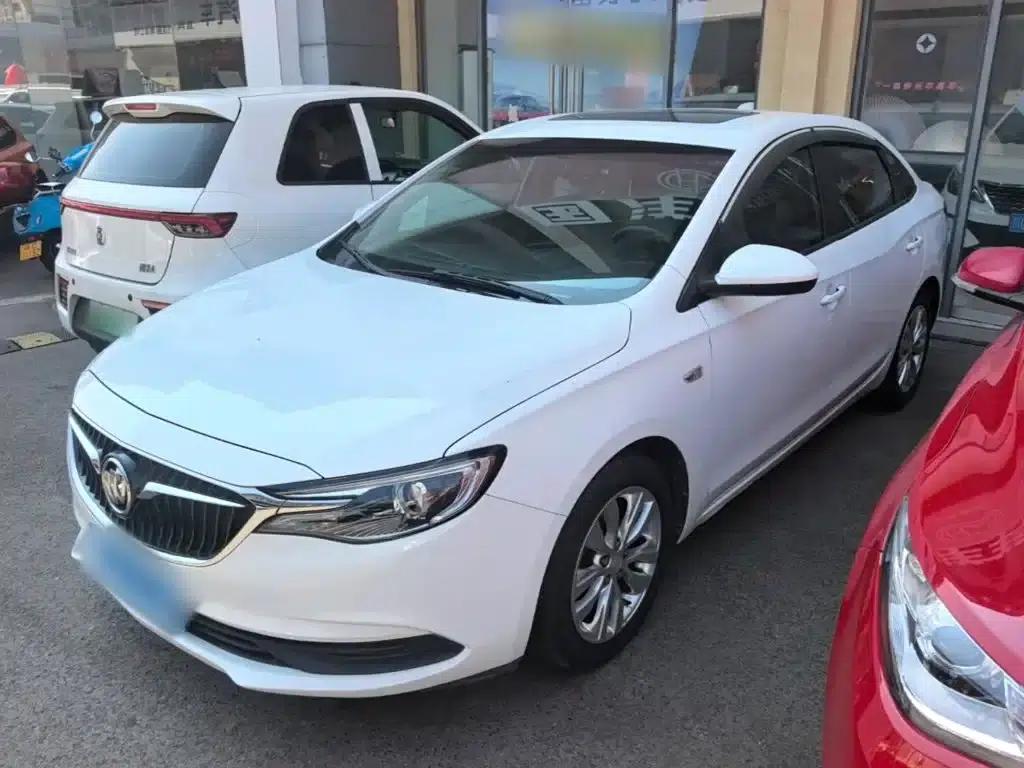 Buick Excelle 2018 15T Manual Elite (National V Emission Standard) — миниатюра 2