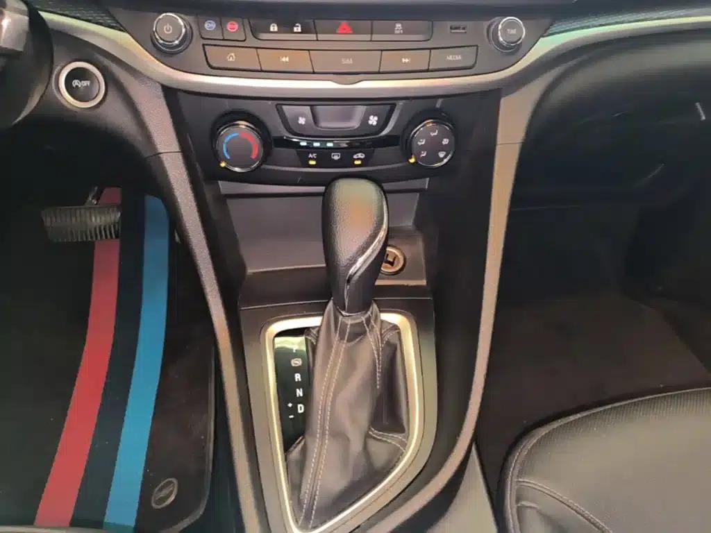 Buick Excelle 2021 Facelift Classic 1.5L Automatic Elite — миниатюра 14