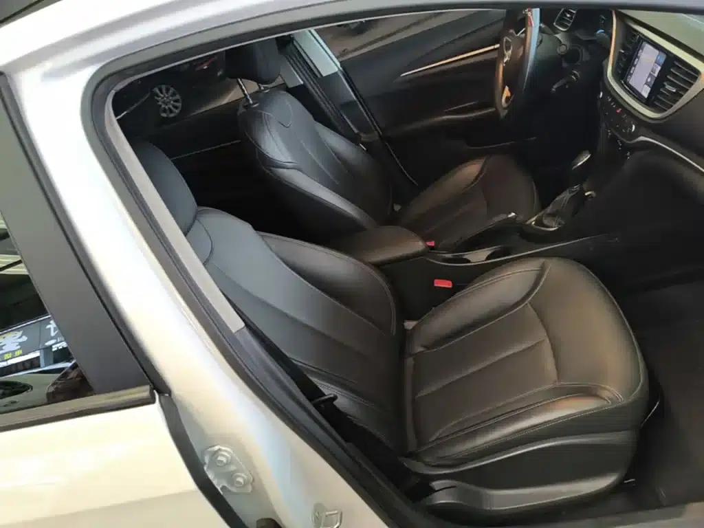 Buick Excelle 2021 Facelift Classic 1.5L Automatic Elite — миниатюра 25