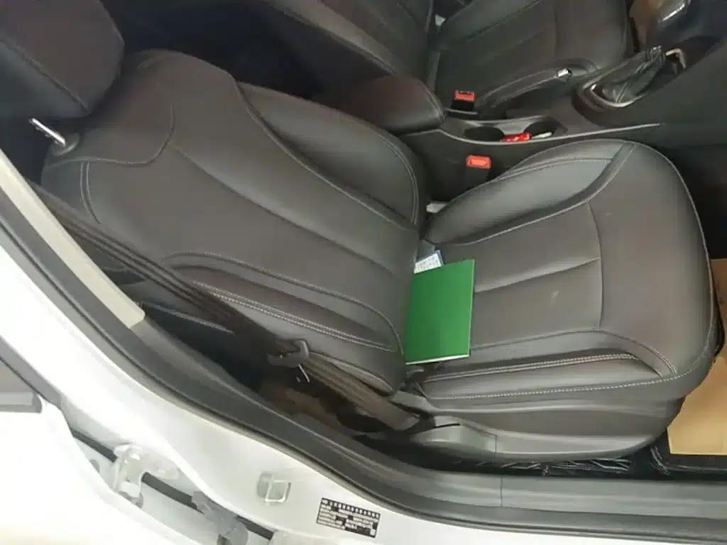 Buick Excelle 2021 Facelift Classic 1.5L Automatic Elite — миниатюра 25