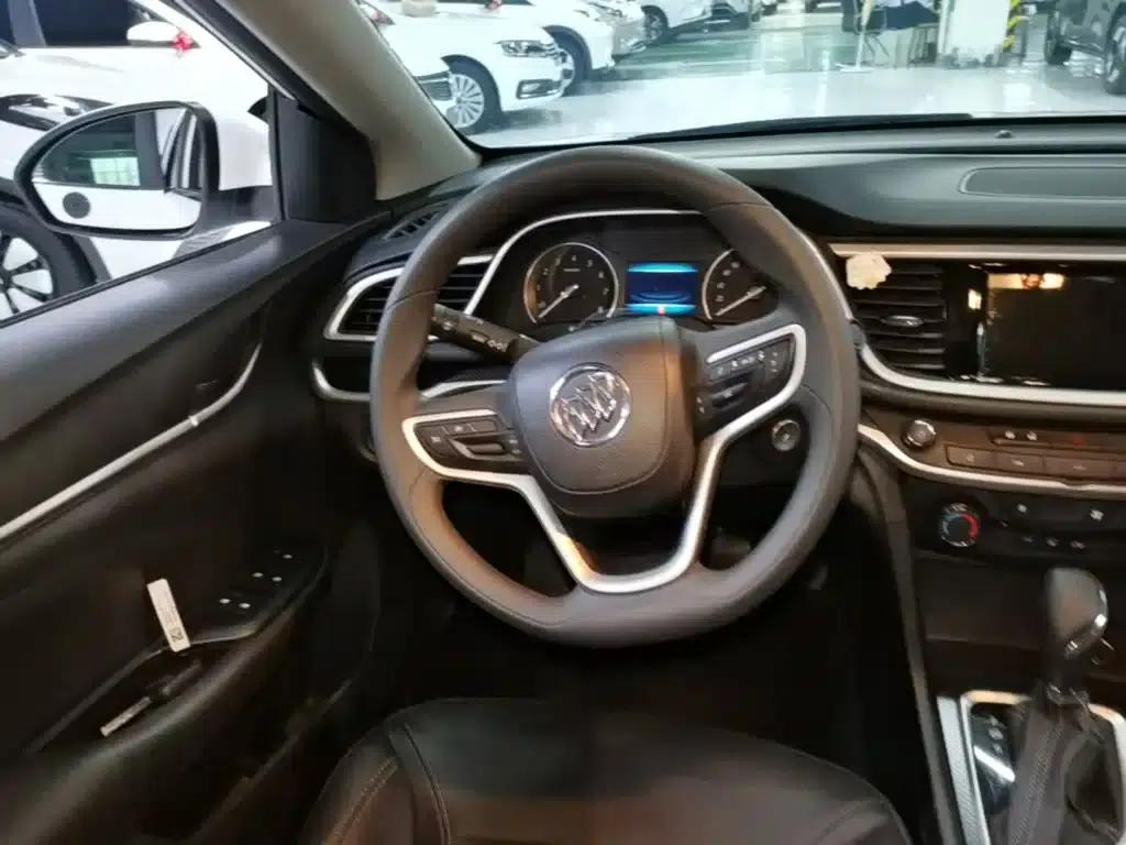 Buick Excelle 2021 Facelift Classic 1.5L Automatic Entry-Level Model — миниатюра 11