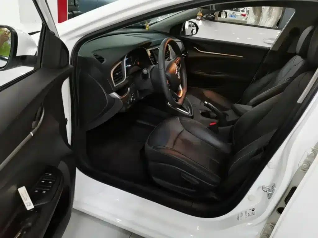 Buick Excelle 2021 Facelift Classic 1.5L Automatic Entry-Level Model — миниатюра 15