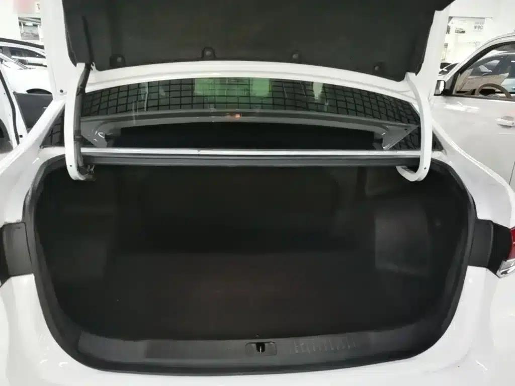 Buick Excelle 2021 Facelift Classic 1.5L Automatic Entry-Level Model — миниатюра 19