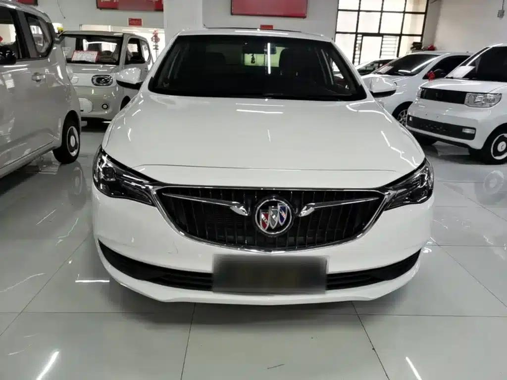 Buick Excelle 2021 Facelift Classic 1.5L Automatic Entry-Level Model — миниатюра 3