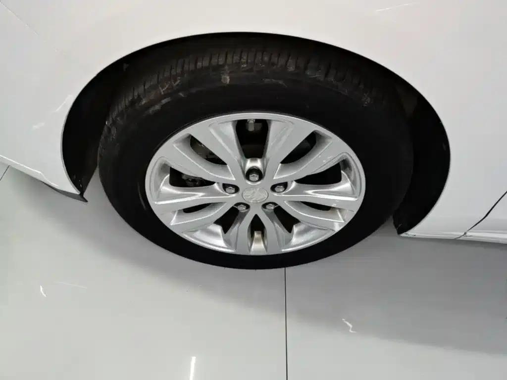 Buick Excelle 2021 Facelift Classic 1.5L Automatic Entry-Level Model — миниатюра 23