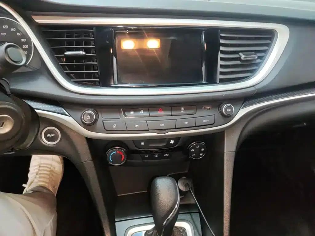 Buick Excelle 2021 Facelift Classic 1.5L Automatic Entry-Level Model — миниатюра 13
