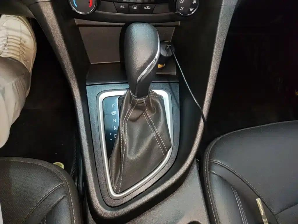 Buick Excelle 2021 Facelift Classic 1.5L Automatic Entry-Level Model — миниатюра 14