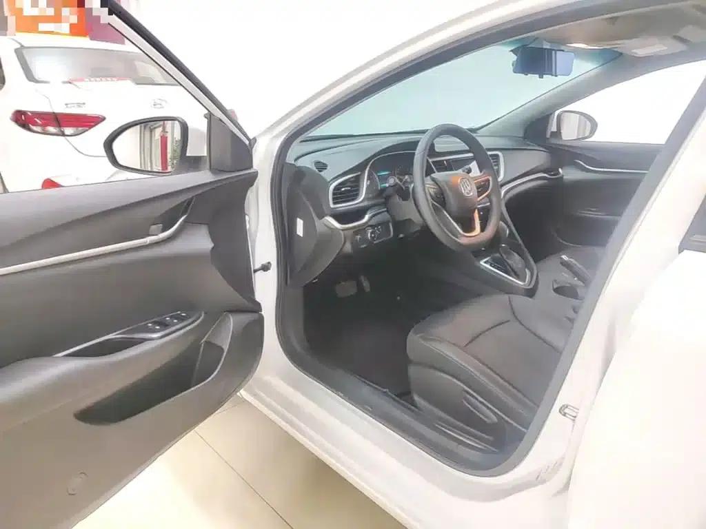 Buick Excelle 2021 Facelift Classic 1.5L Automatic Entry-Level Model — миниатюра 16