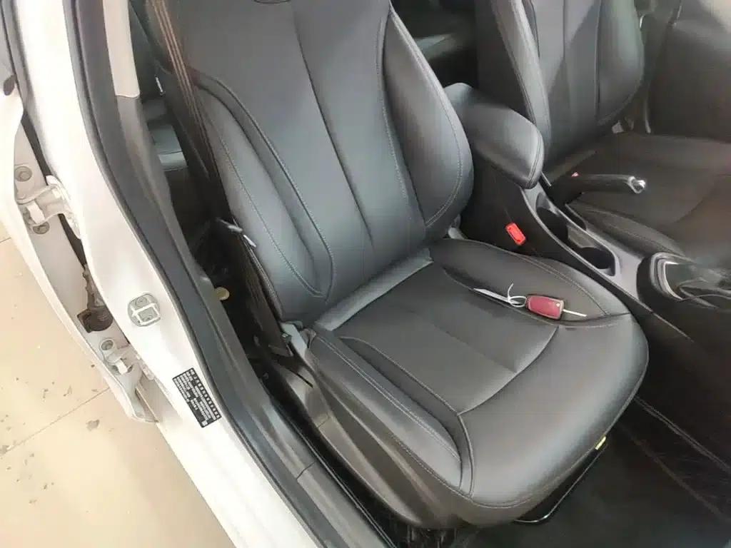 Buick Excelle 2021 Facelift Classic 1.5L Automatic Entry-Level Model — миниатюра 25