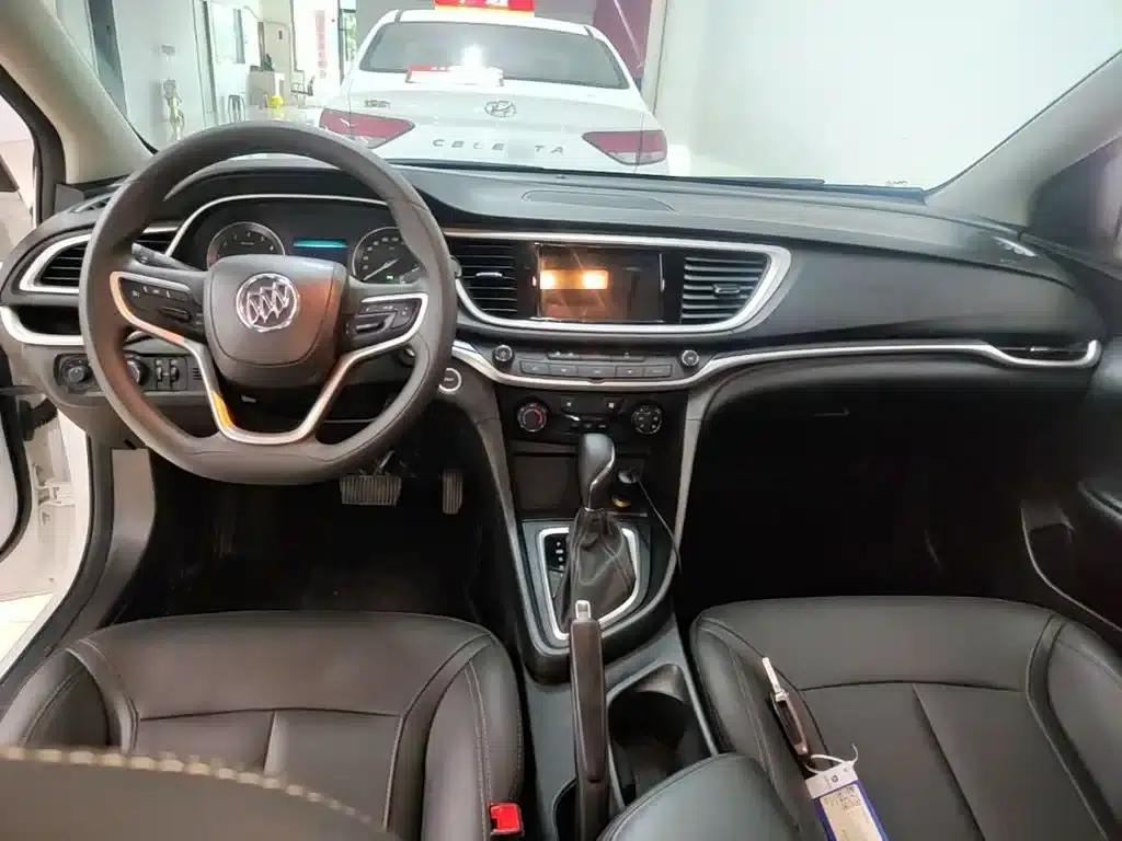 Buick Excelle 2021 Facelift Classic 1.5L Automatic Entry-Level Model — миниатюра 10