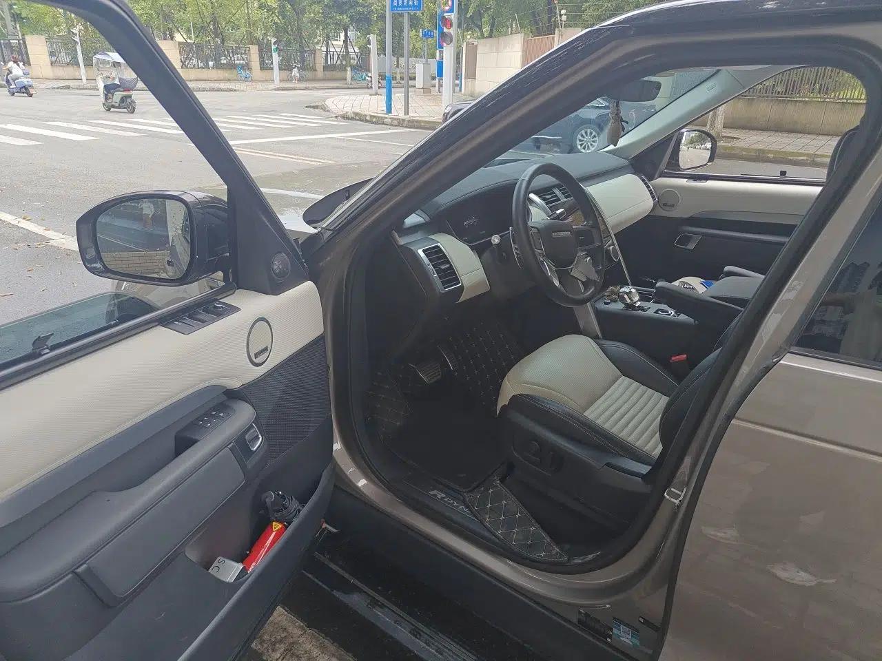 Land Rover Discovery 2021 360 PS R-Dynamic HSE — миниатюра 16
