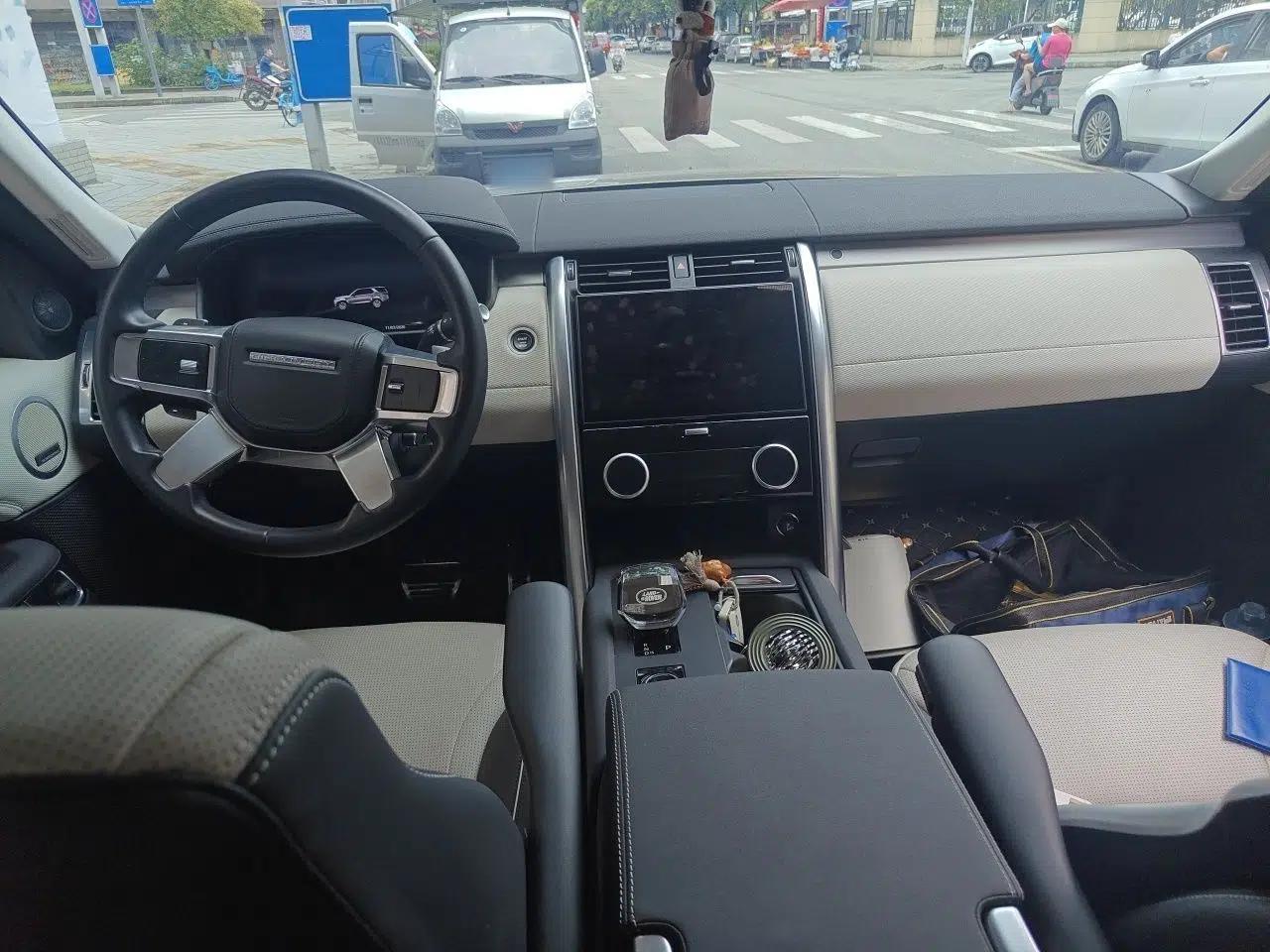 Land Rover Discovery 2021 360 PS R-Dynamic HSE — миниатюра 9