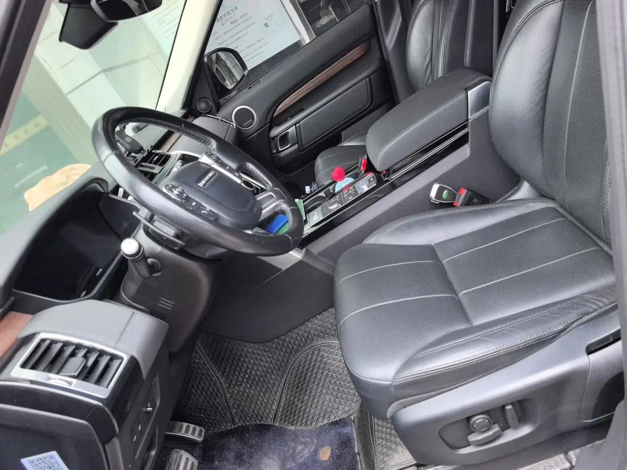 Land Rover Discovery 2018 3.0 SC V6 HSE — миниатюра 15