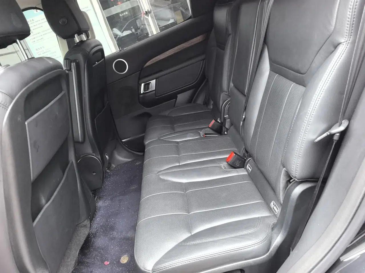 Land Rover Discovery 2018 3.0 SC V6 HSE — миниатюра 17