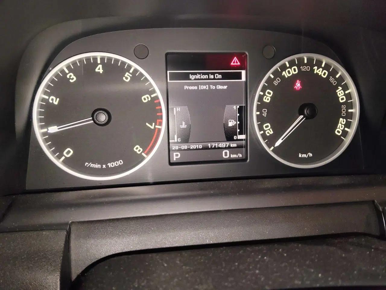 Land Rover Discovery 2011 4.0 V6 HSE — миниатюра 12