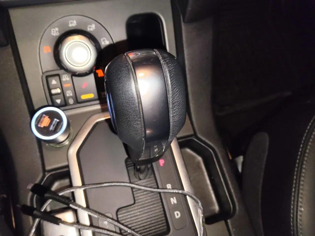 Land Rover Discovery 2011 4.0 V6 HSE — миниатюра 14