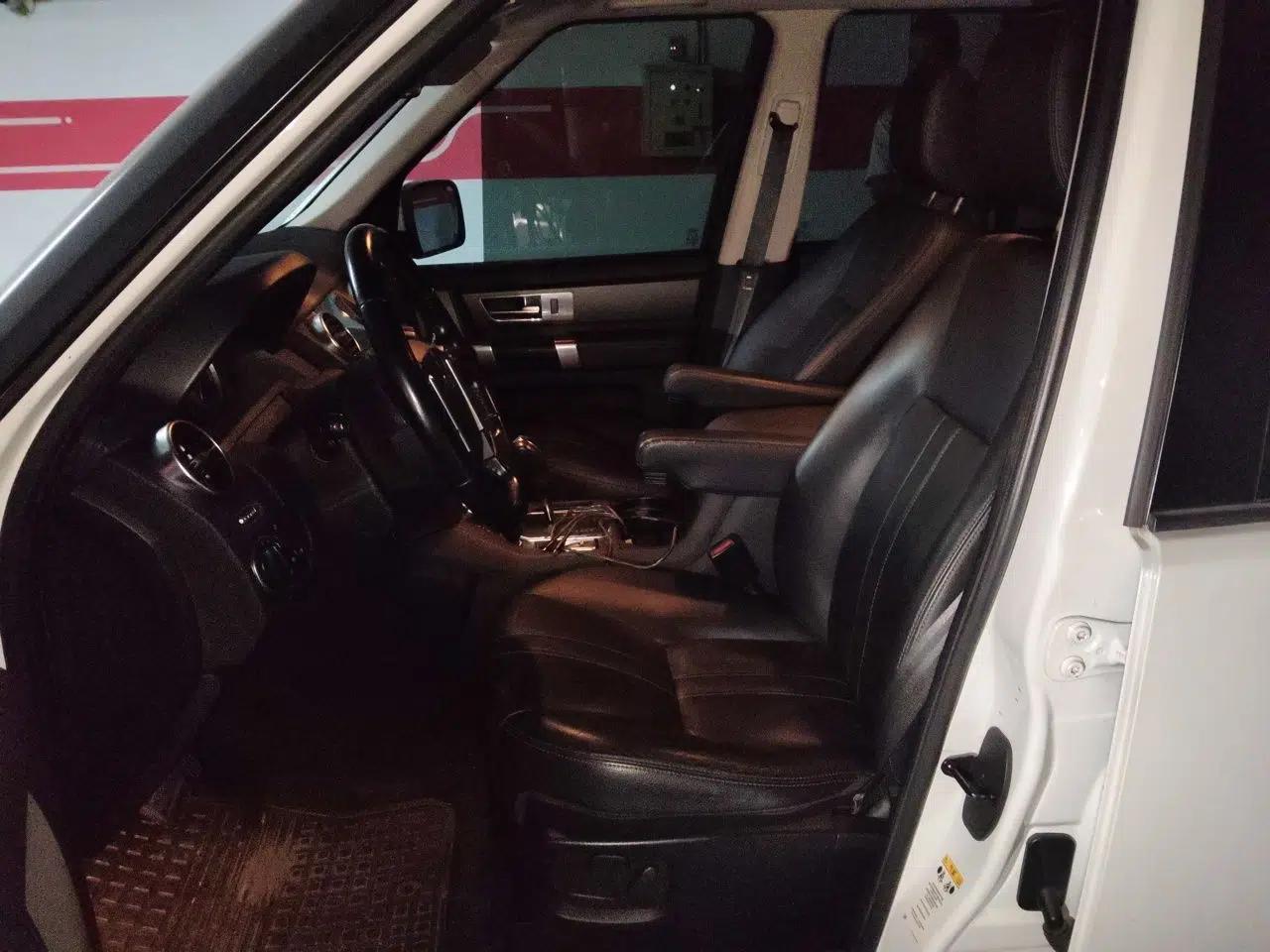 Land Rover Discovery 2011 4.0 V6 HSE — миниатюра 15